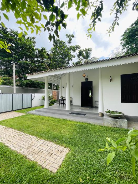Villa Odiliya Hikkaduwa