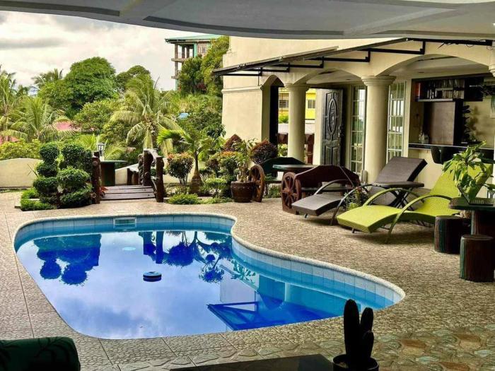 Avana Hills Tagaytay Holiday Villa