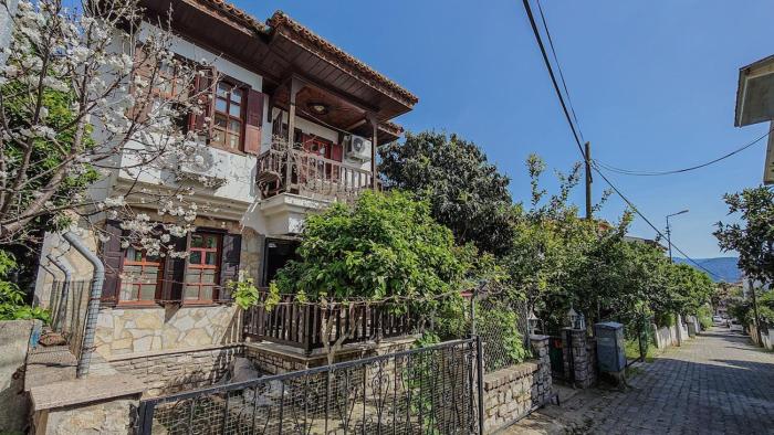 Akyakada denize 1 dakika yürüme mesafesinde villa