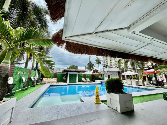 At The Pad Hotel & Villas