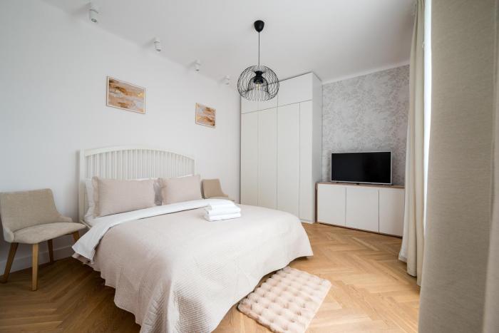 Stadion Francuska Deluxe Apartment by BookingHost