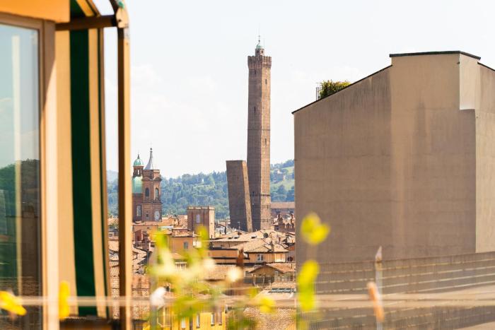 Luxury Penthouse - Bologna City View & Terrace