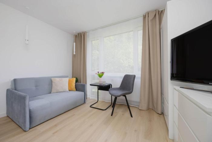 Functional Studio Next to the Pole Mokotowskie, Workspace & Smart TV by Noclegi Renters