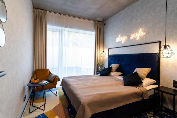 Comfortable Apartment with Parking & Air Conditioning by Noclegi Renters
