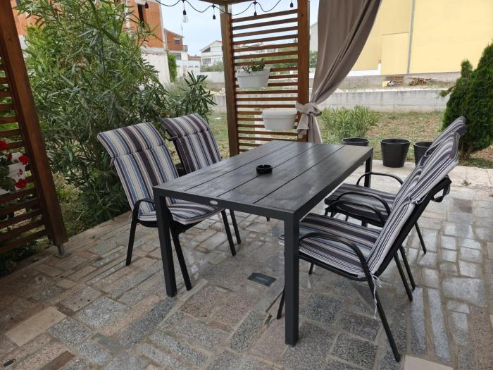 Apartman sa terasom