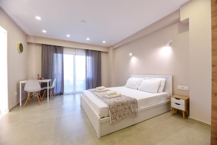 Golden Sun mini suites - 8 minutes from Athens Airport
