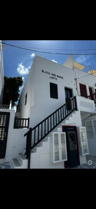 BLACK AND WHITE LOFTS - MYKONOS TOWN by Black and White Villas