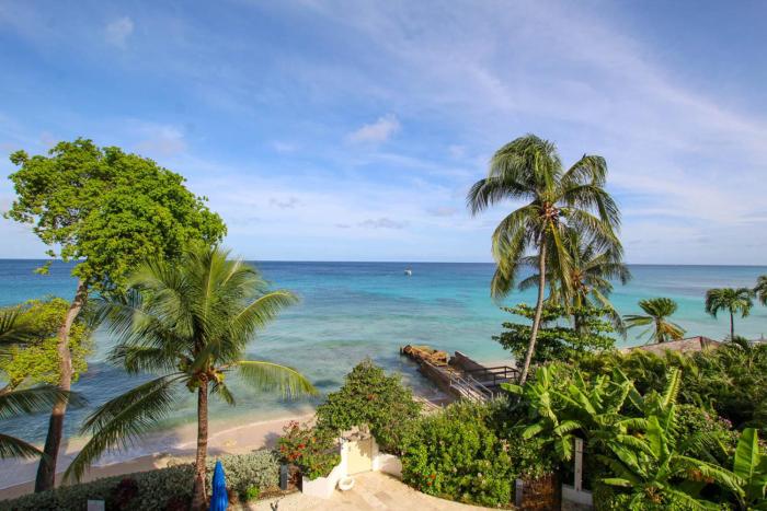 Stunning Beachfront Condo on Paynes Bay