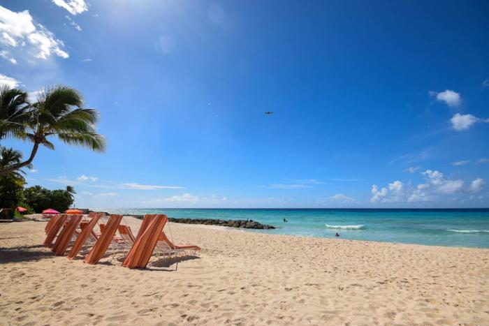 Casual St. Lawrence Gap apt near beach - Terraces 104