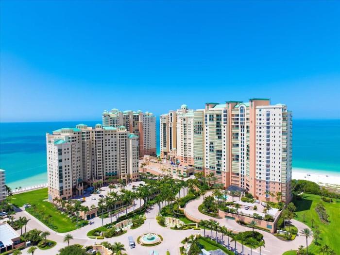 3-2 Oceanfront Condo in Exclusive Cape Marco