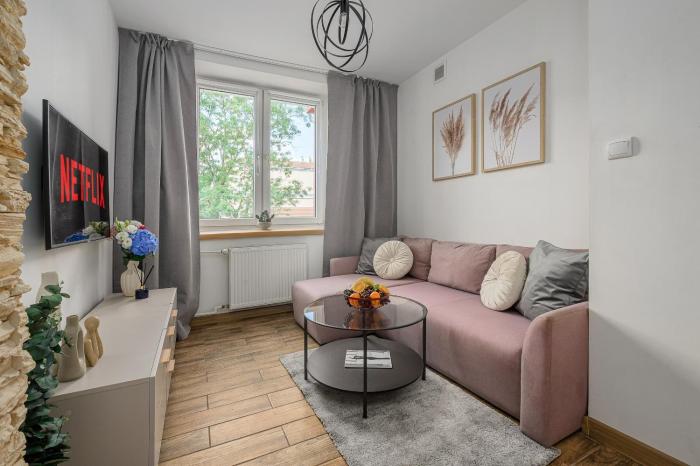 Lumina I Cozy 4-room Apart near Metro & Center