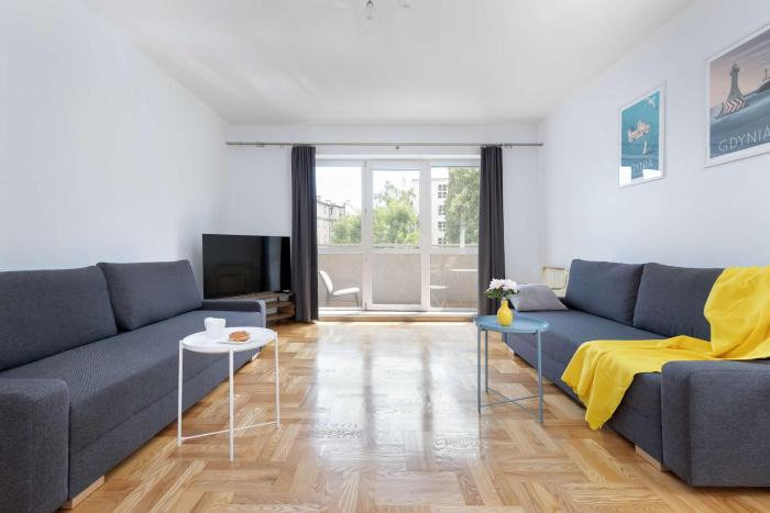 Family Apartment in Gdynia Center with Balcony by Noclegi Renters