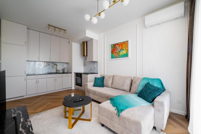 Aleja Krakowska 201 Signature Apartment by BookingHost