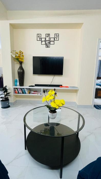 Cozy 1 BHK Stay Near US Embassy & IT Hub