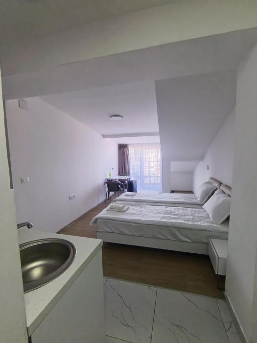 Travel Hub Hostel Central