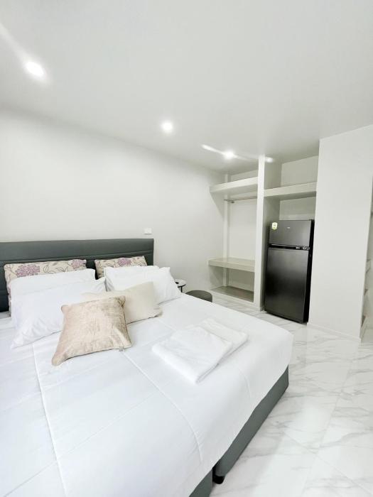 Langsuan Smile Hotel
