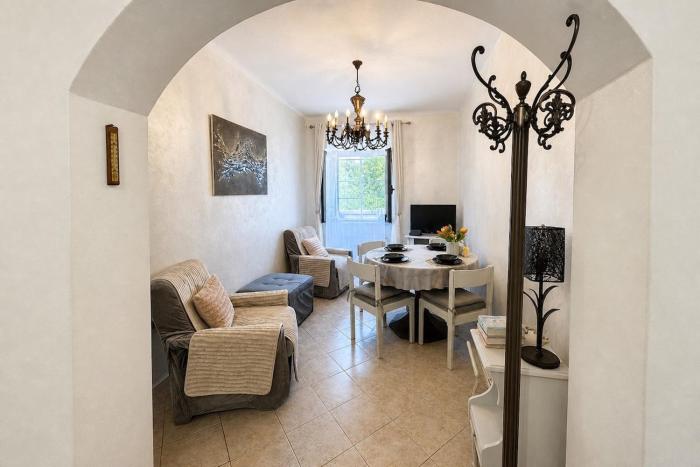 Hidden Gem, Parking, WiFi, 7 Min from Savona