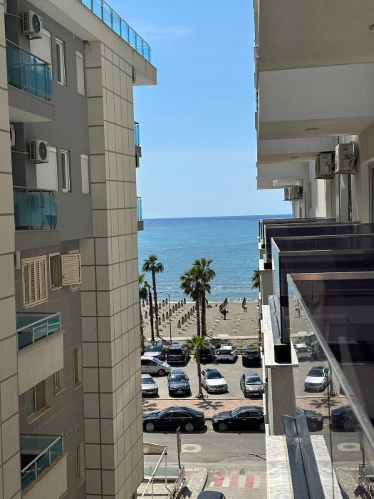 Meli Homes 1 Bedroom Sea View 30 Steps to Beach