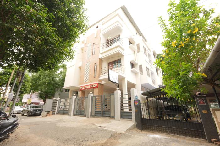 Hotel Escape Studio Ambattur