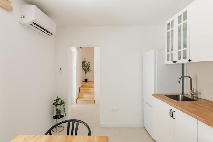 Mediterranean Townhouse - Old Town & Bačvice Beach