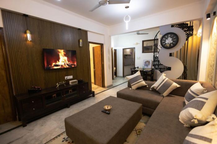 Red Flag Rajwada 3BHK Near Railway and Sindhi Bus Station