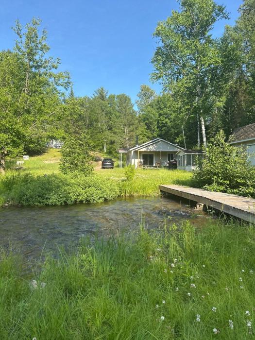 Chalet nature avec ruisseau, ilot prive