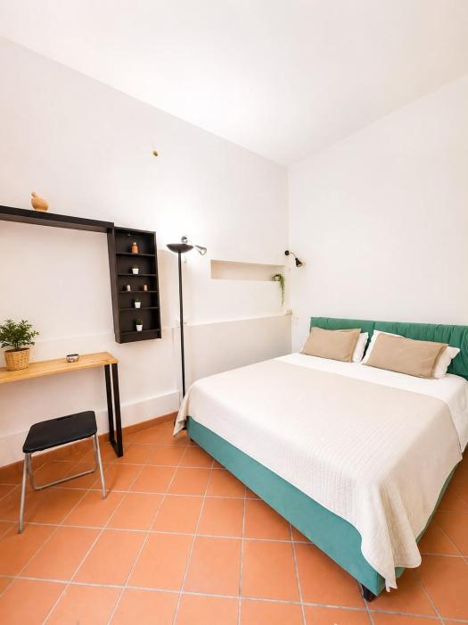 Loft in the Heart of Naples -Privacy -Wifi-Metro-