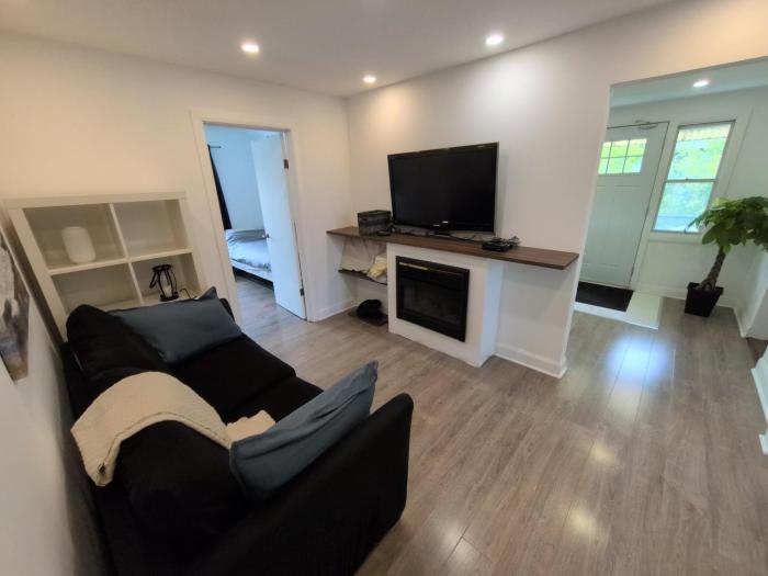 Renovated Upstairs Apartment