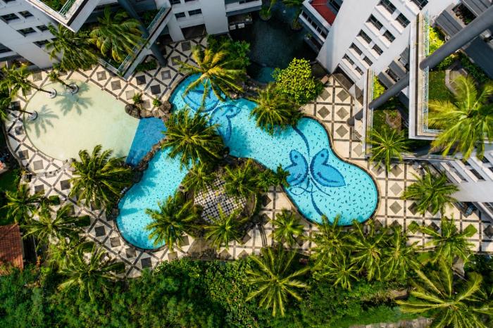 Grand Tropic Suites Hotel