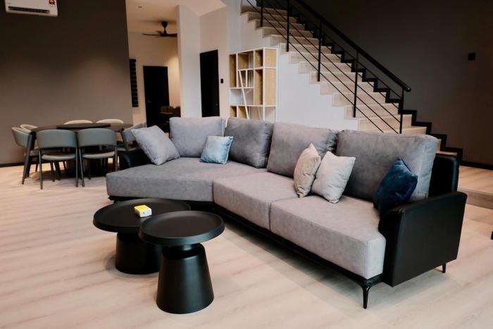 Discover OnyxVacay Home5 bustling city n Karaoke