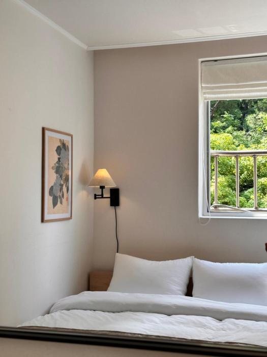 New Cozy stay, 10 Min to Hongdae, Itaewon, 2 Min to Daeheung Stn, Park view