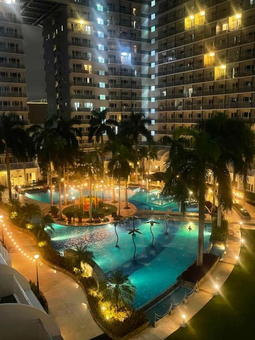 Jajas Place at Shell Residences with Balcony Pool View