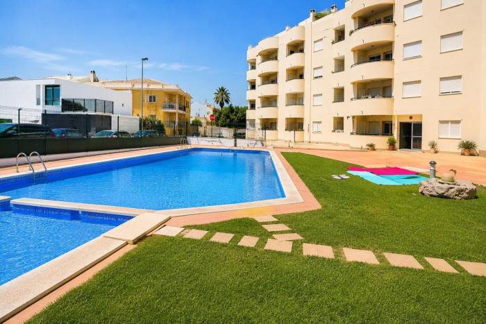 Algarve Light & Poolside Living