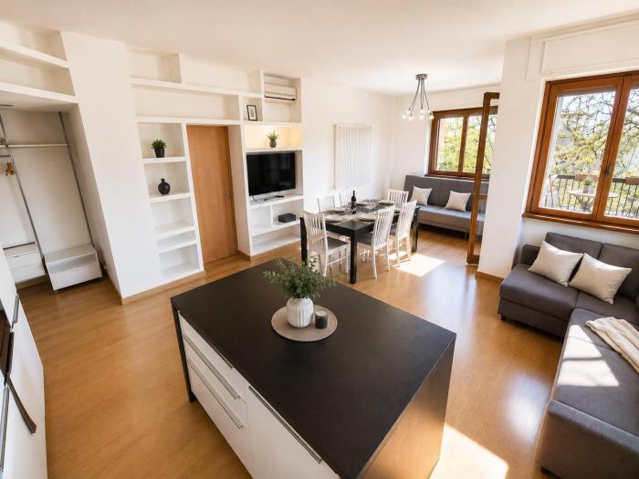 10 Min Walk to Metro M2 - Close to Forum Assago