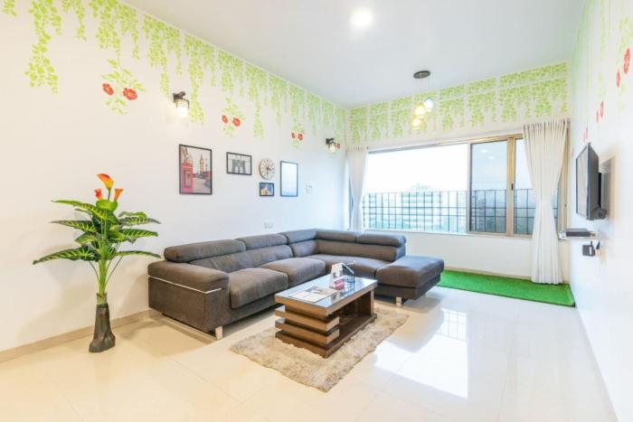 BKC 4-Bedroom Luxury Service Apartment Bandra East