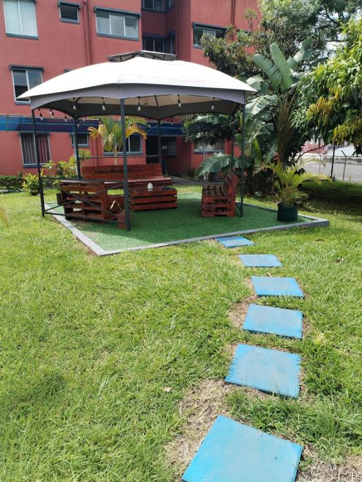 APARTAMENTO COMPLETO en CONDOMINIO en CURRIDABAT