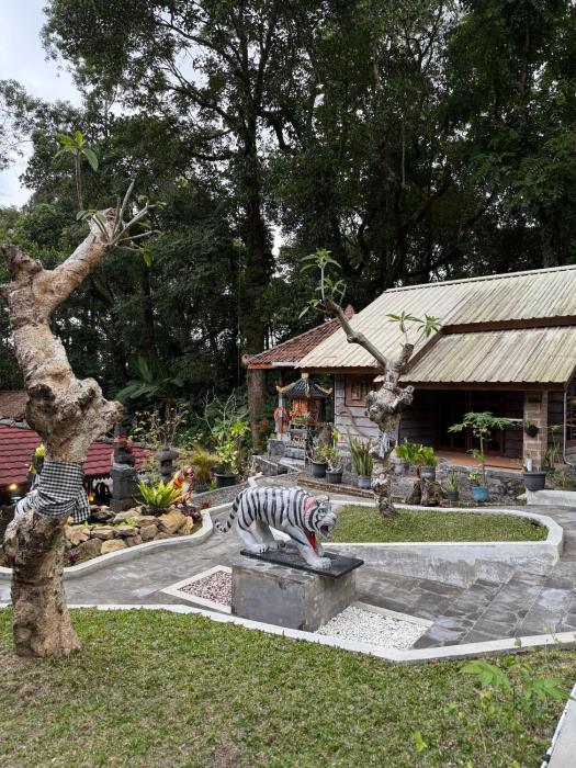 Lawang Pitu Untuk keluarga