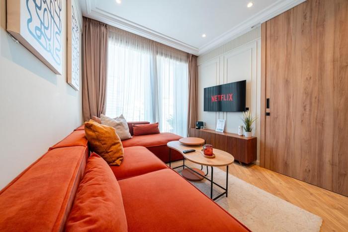 Stylish Apartment in Casablanca Hyper Centre with Rooftop & Gym