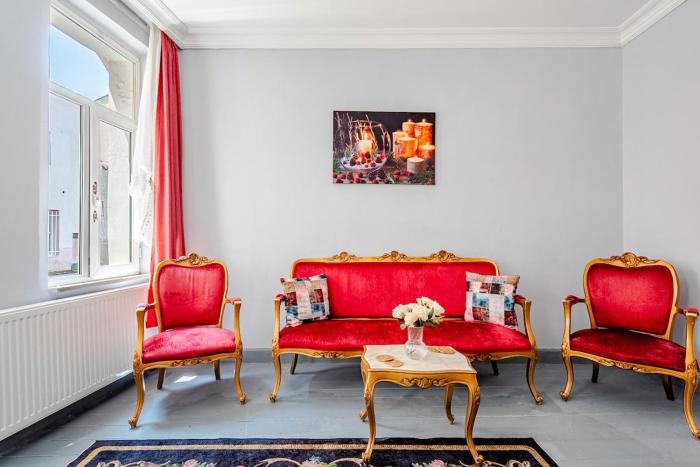 Historic Home w Golden Horn ve Galata Tower Views