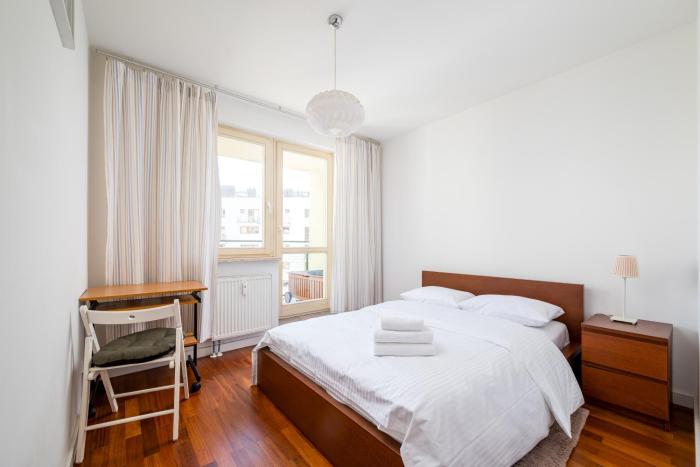 Metro Wilanowska Classic Apartment by BookingHost
