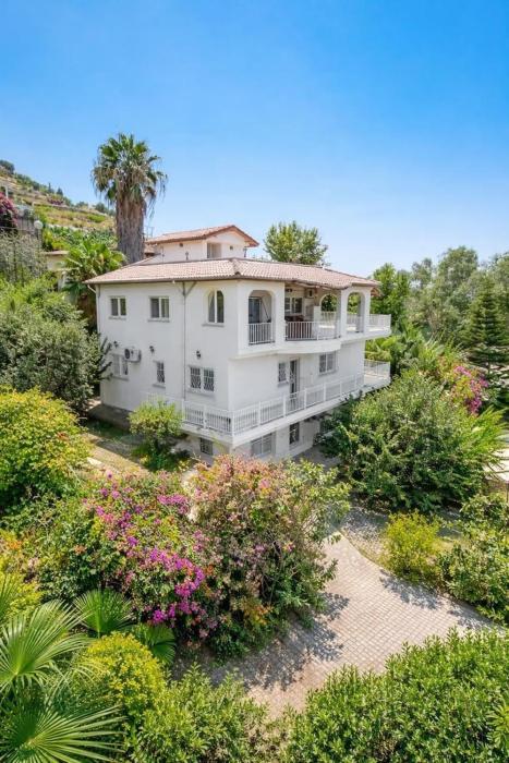 Panoramic Sea & Mountain View Villa in Alanya