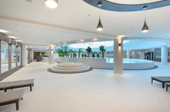 Hanza Tower FAMILY 20 Apartments SPA & POOL & JACUZZI & SAUNA
