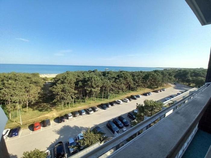 Sea view with 3 bedrooms and 2 bathrooms