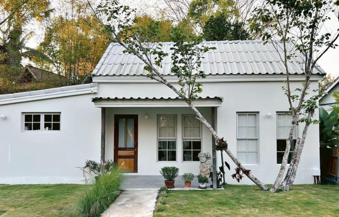 Garden Cottage with King Bed and Espresso