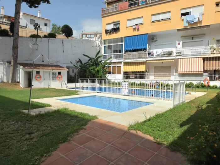 BENYA - Renovated Studio with Pool and Garden Terrace - AC, Lift, Free Street Parking