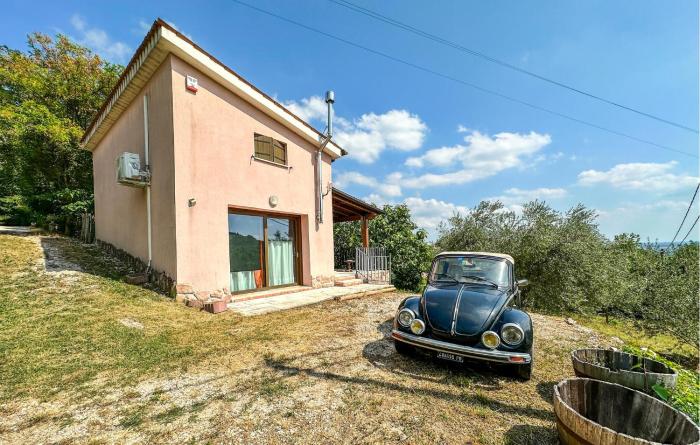1 Bedroom Nice Home In Arquà Petrarca