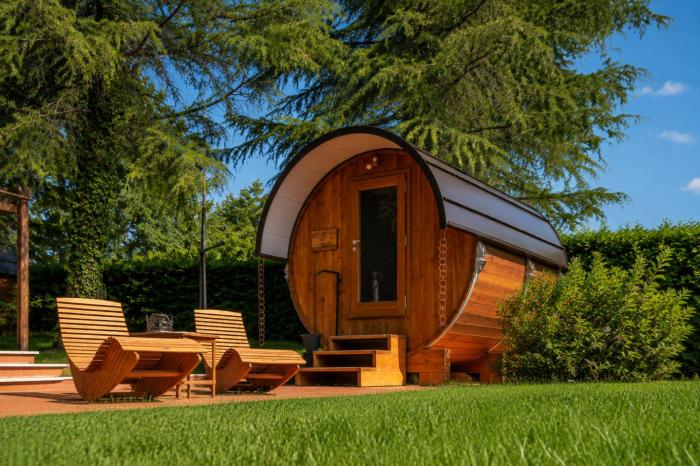 Rifugio diVino Dormire in una botte - Wine Barrel stay near Rome