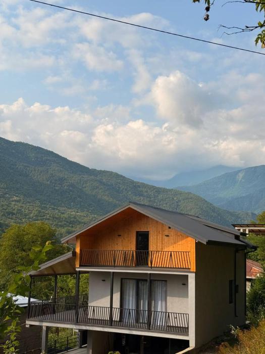 Racha Retreat guest house in Oni