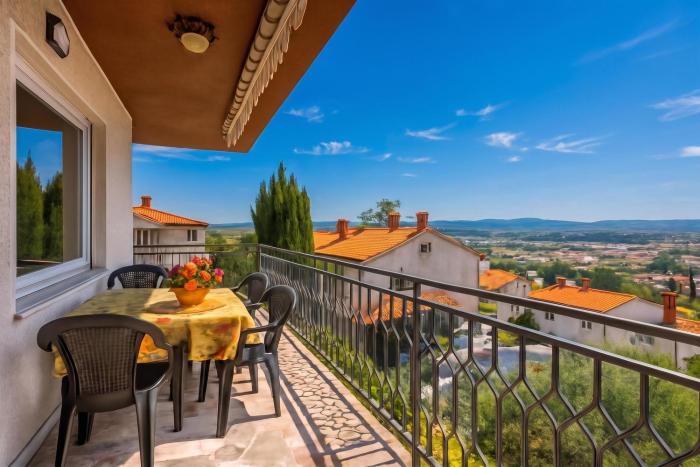 Apt Smode with Panoramic Balcony - Happy Rentals