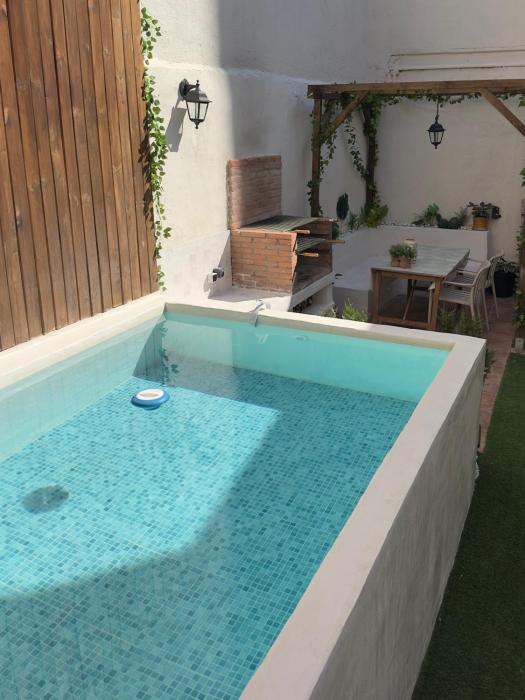 Bajo Junto al Río del Castillo, Piscina & Barbacoa